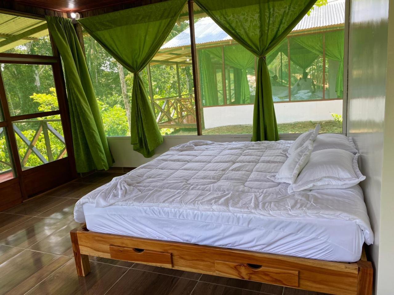 Amazon Acai Lodge Летисия Экстерьер фото
